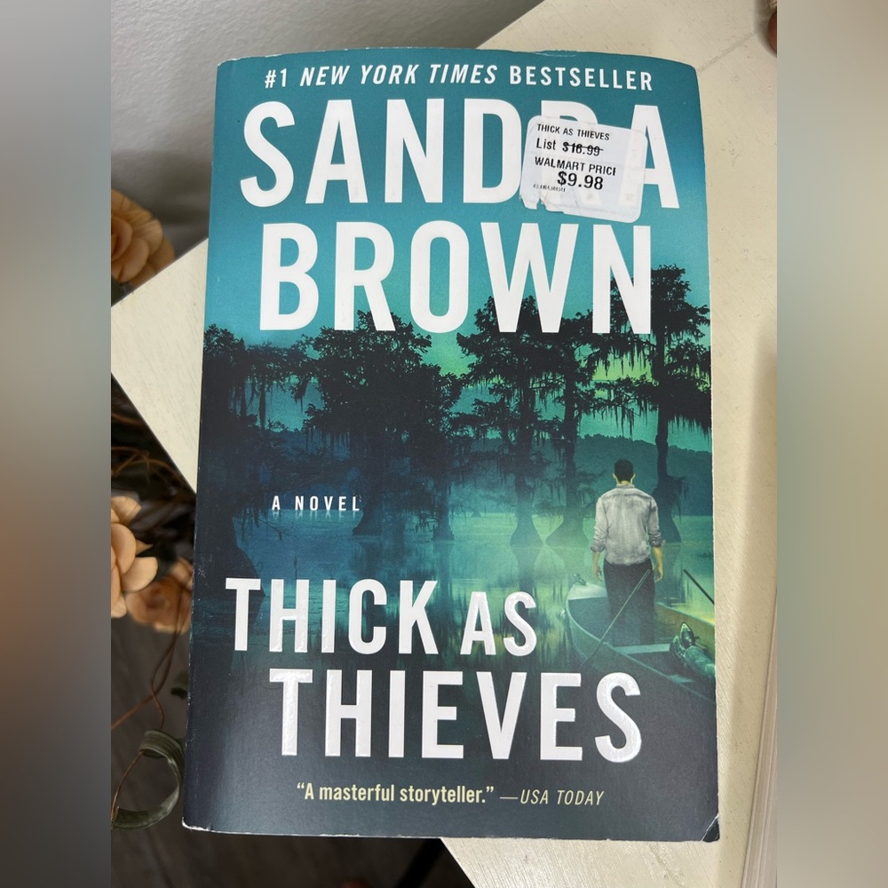 Sandra Brown-Thick as Thieves Book